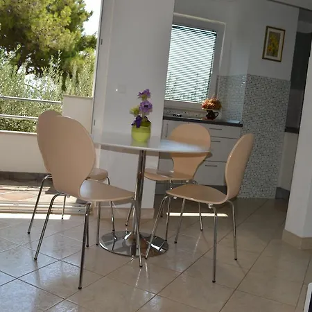 Apartment Majstrovic *